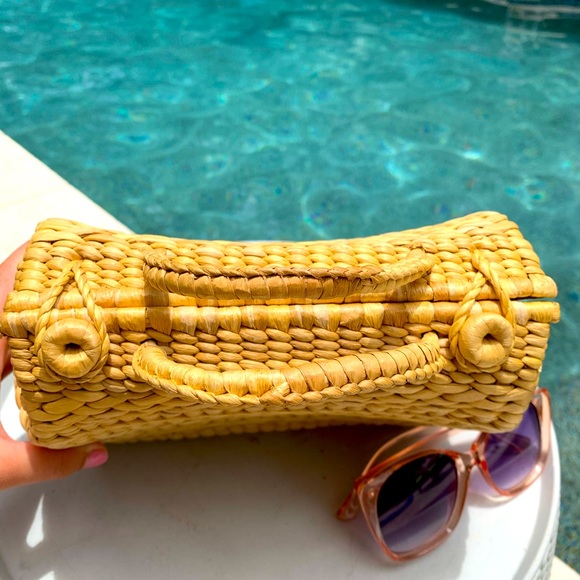 Vintage Woman’s Wicker Handbag - Picture 4 of 14